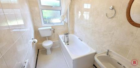 1 bedroom Flat for sale in Signal Walk, Tamworth, B77