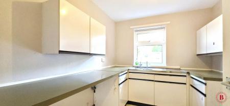 1 bedroom Flat for sale in Signal Walk, Tamworth, B77