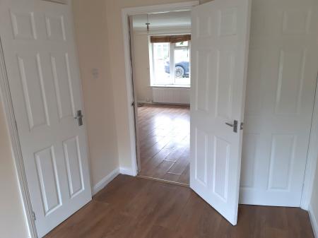 3 bedroom Semi-detached house to let in Brendon, Tamworth, B77
