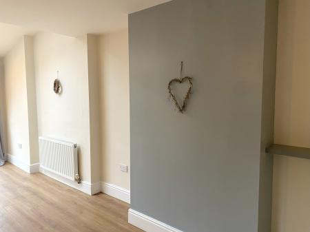3 bedroom Semi-detached house to let in The Island, Mile Oak, B78