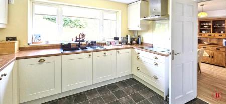 3 bedroom Semi-detached house for sale in Goodere Drive, Polesworth, B78