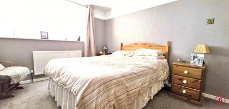 3 bedroom Semi-detached house for sale in Goodere Drive, Polesworth, B78