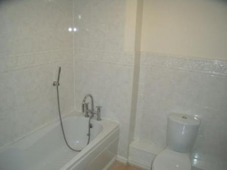 3 bedroom Town house to let in Thompson Avenue, Tamworth, B77