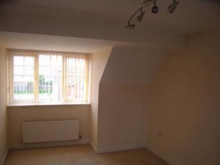 3 bedroom Town house to let in Thompson Avenue, Tamworth, B77