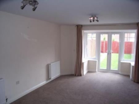 3 bedroom Town house to let in Thompson Avenue, Tamworth, B77