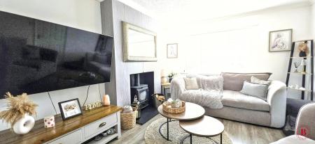 3 bedroom Semi-detached house for sale in Royal Meadow Drive, Atherstone, CV9