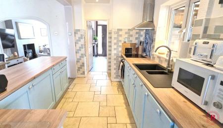 3 bedroom Semi-detached house for sale in Royal Meadow Drive, Atherstone, CV9