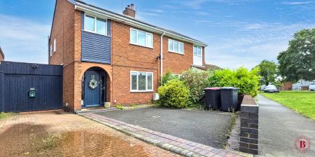 3 bedroom Semi-detached house for sale in Royal Meadow Drive, Atherstone, CV9