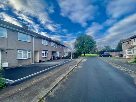 3 bedroom Terraced House to let in Arnold Close, Tamworth, B79