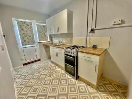 3 bedroom Terraced House to let in Arnold Close, Tamworth, B79