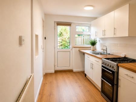 3 bedroom Terraced House to let in Arnold Close, Tamworth, B79