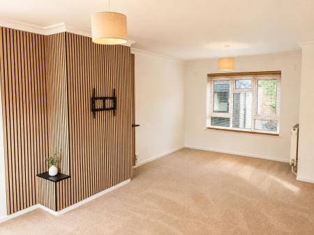 3 bedroom Terraced House to let in Arnold Close, Tamworth, B79