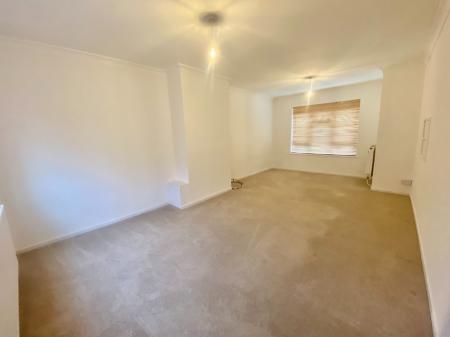 3 bedroom Terraced House to let in Arnold Close, Tamworth, B79