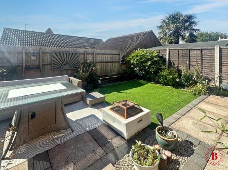 3 bedroom Detached house for sale in Dennis Street, Hugglescote, Coalville - Leicestershire, LE67