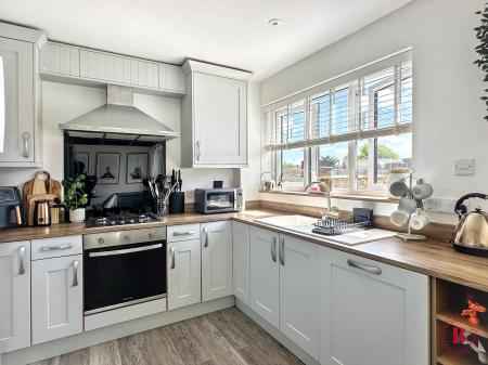 3 bedroom Detached house for sale in Dennis Street, Hugglescote, Coalville - Leicestershire, LE67