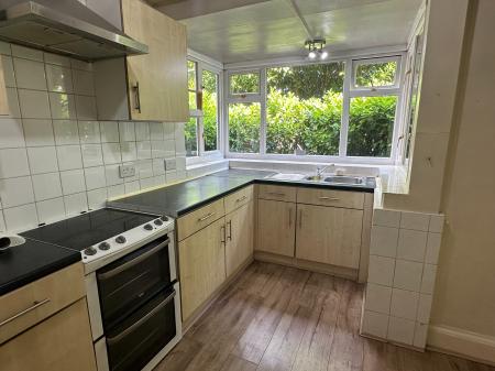 3 bedroom Semi-detached house to let in Comberford Road, Tamworth, B79