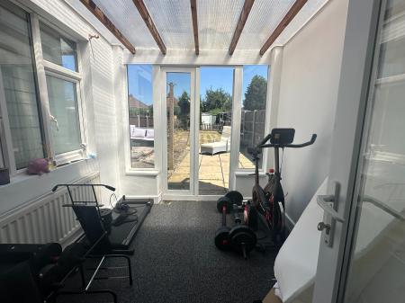2 bedroom Terraced House to let in Kingsway, Kingsbury, Kingsbury, B78