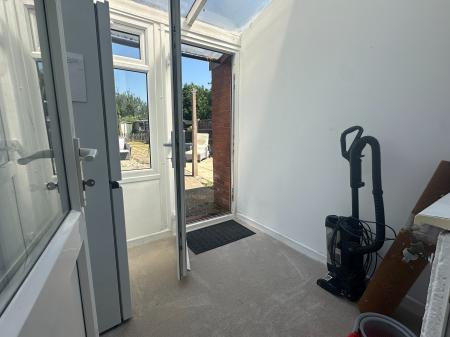 2 bedroom Terraced House to let in Kingsway, Kingsbury, Kingsbury, B78
