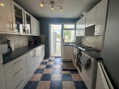 2 bedroom Terraced House to let in Kingsway, Kingsbury, Kingsbury, B78