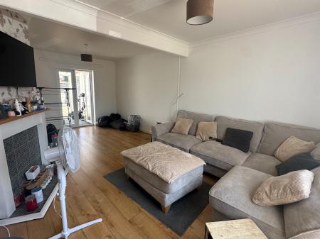 2 bedroom Terraced House to let in Kingsway, Kingsbury, Kingsbury, B78