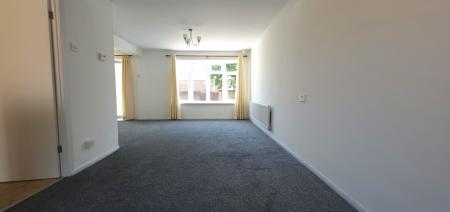 3 bedroom Semi-detached house to let in Wilnecote Lane, Tamworth, B77