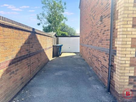 2 bedroom End of terrace house for sale in Campion Drive, Kettlebrook, Tamworth, B77
