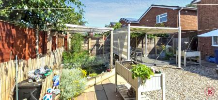 3 bedroom Detached house for sale in Cromwell Road, Tamworth, B79