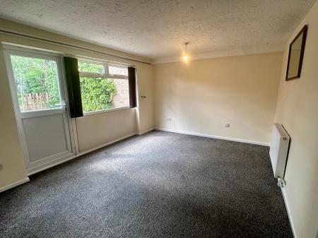 3 bedroom Terraced House to let in Chapelon, Tamworth, B77
