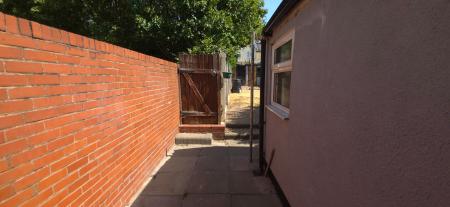 3 bedroom Terraced House to let in Cross Street, Kettlebrook, Tamworth, B77