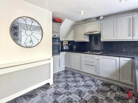 3 bedroom Detached house for sale in Manta Road, Dosthill, Tamworth, B77