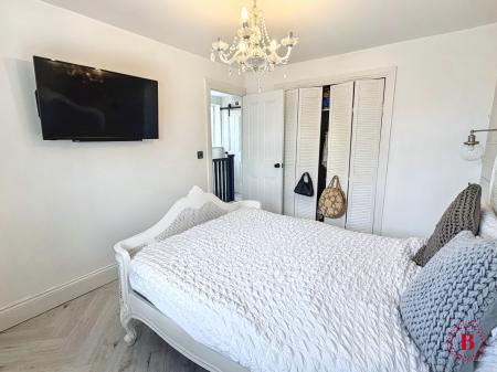 3 bedroom Detached house for sale in Manta Road, Dosthill, Tamworth, B77