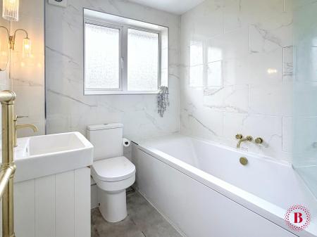 3 bedroom Detached house for sale in Manta Road, Dosthill, Tamworth, B77