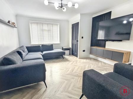 3 bedroom Detached house for sale in Manta Road, Dosthill, Tamworth, B77