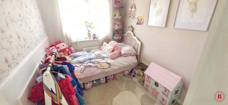 3 bedroom End of terrace house for sale in Meadow Way, Tamworth, B79