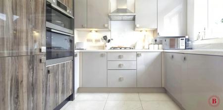 3 bedroom End of terrace house for sale in Meadow Way, Tamworth, B79