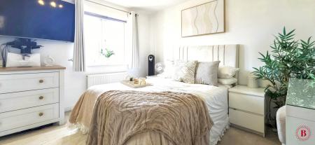 3 bedroom End of terrace house for sale in Meadow Way, Tamworth, B79