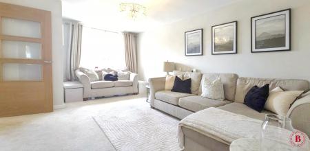 3 bedroom End of terrace house for sale in Meadow Way, Tamworth, B79
