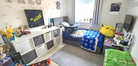 3 bedroom End of terrace house for sale in Meadow Way, Tamworth, B79