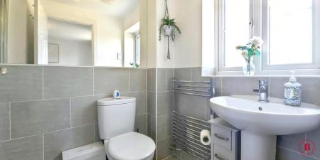3 bedroom End of terrace house for sale in Meadow Way, Tamworth, B79