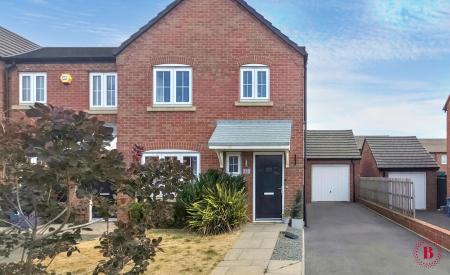 3 bedroom End of terrace house for sale in Meadow Way, Tamworth, B79