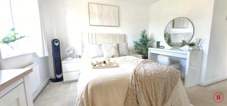 3 bedroom End of terrace house for sale in Meadow Way, Tamworth, B79