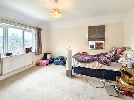 4 bedroom Detached house to let in Alstonefield Close, Amington, Tamworth, B77