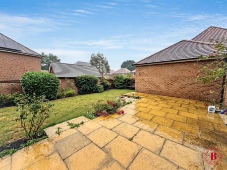 4 bedroom Detached house to let in Alstonefield Close, Amington, Tamworth, B77