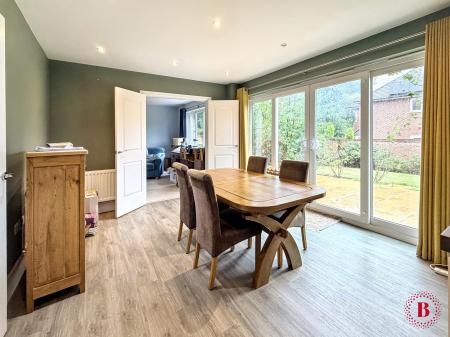 4 bedroom Detached house to let in Alstonefield Close, Amington, Tamworth, B77