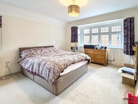 4 bedroom Detached house to let in Alstonefield Close, Amington, Tamworth, B77