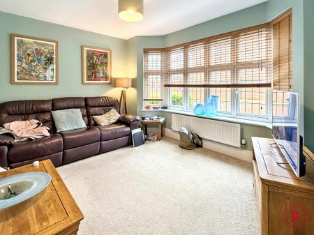 4 bedroom Detached house to let in Alstonefield Close, Amington, Tamworth, B77