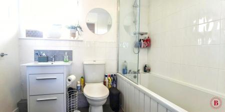 2 bedroom Apartment for sale in Tees Court, Wilnecote, Tamworth, B77