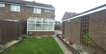 3 bedroom Semi-detached house to let in Castlehall, Tamworth, B77