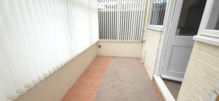 3 bedroom Semi-detached house to let in Castlehall, Tamworth, B77