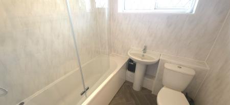 3 bedroom Semi-detached house to let in Castlehall, Tamworth, B77